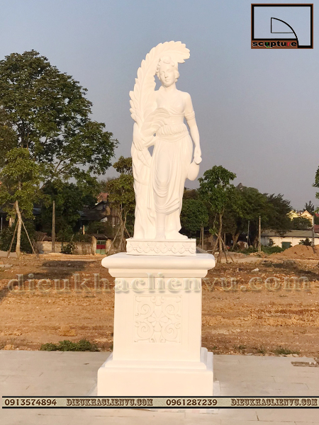 Tạo hình độc đáo của tượng cô gái điêu khắc